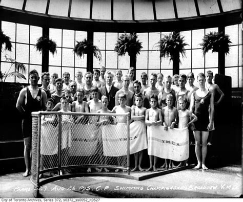 A Visual History Of Swimming In Toronto Swimming Photos Canadian