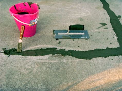 How To Repair Concrete Driveway Cracks Dengarden