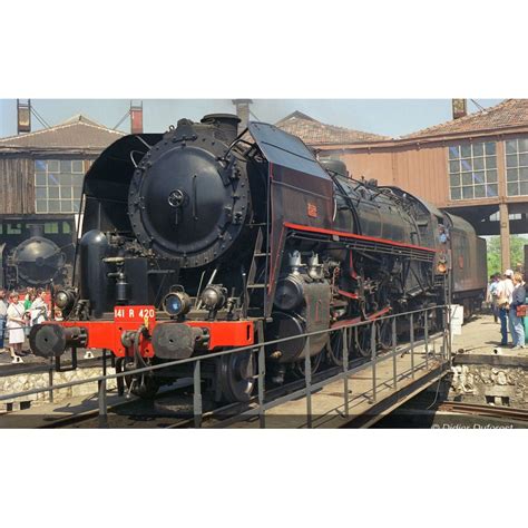 Locomotive à vapeur 141 R 420 tender charbon livrée noire trait