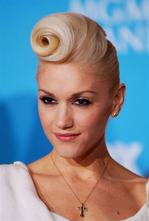 10 Gorgeous Gwen Stefani Hairstyles Hji Gwen Stefani Hair Hair Styles Gwen Stefani