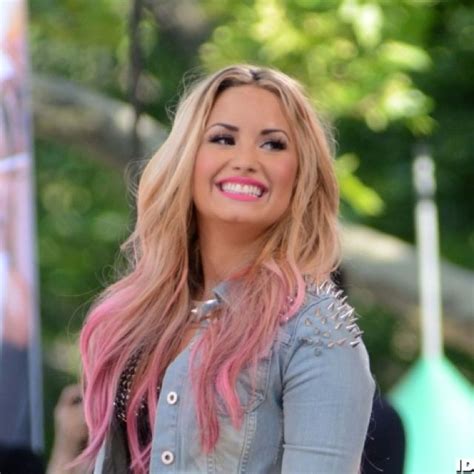 Love Demis New Hair Sarı Saç Boyaları Pembe Saç Demi Lovato