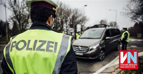 Für virusvarianten gebe es weiter strenge regeln in der novellierten einreiseverordnung die um. Auch ausländische Tests gelten an der Grenze ...