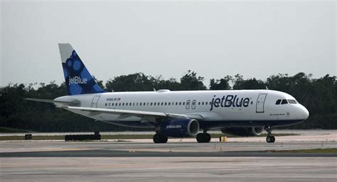 File:JetBlue Airbus A320-232 N566JB (4392304042).jpg