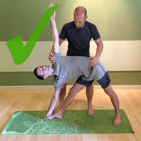 Yoga Adjustments And Good Body Mechanics Yoganatomy
