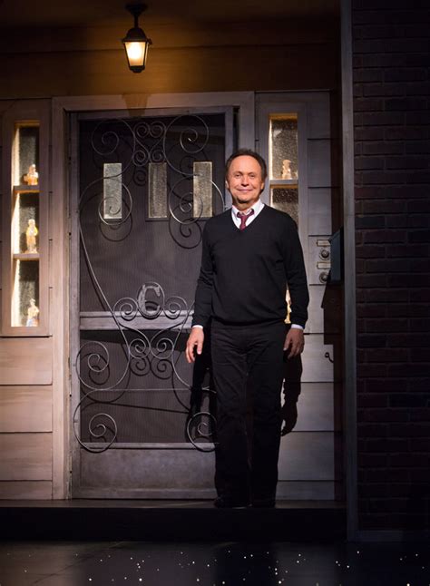 Billy Crystal Returns To Tv With New Fx Comedy The New York Times