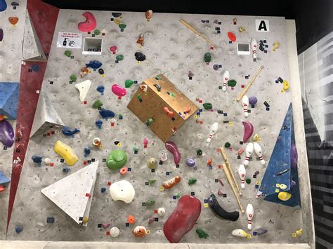 Nomad bouldering gym has an innovative design of 1000 square metre indoor bouldering arena. ボルダリング A壁ルートセット完了のお知らせ| 屋内型スポーツ ...