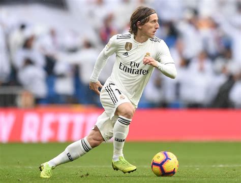 Before joining real madrid, luka modric played for several football clubs, like dinamo zagreb and tottenham hotspur. Report: Luka Modric agrees a new deal at Real Madrid - ronaldo.com