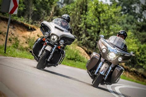 Indian chief dark horse maybe polaris recognized the popularity of harley's line of dark custom bikes, but its indian chief dark horse wasn't simply ripping off its rival's styling. Harley-Davidson Ultra Limited vs Indian Chief Roadmaster ...