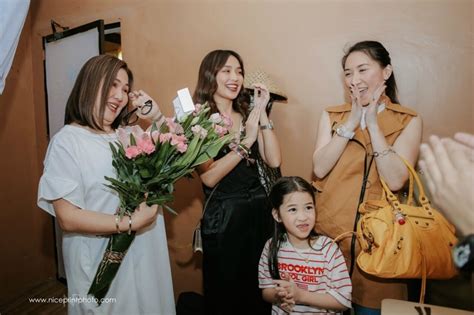 Look Kathryn Bernardo Throws Surprise Birthday Party For Mom Abs Cbn News
