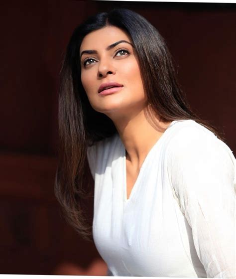 Sushmita Sen Backless Shirt Juicy Lips Queen Pictures All Episodes Bollywood Actors