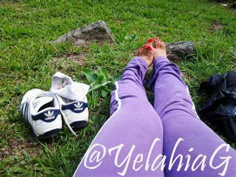 Lovely Yelahiag Shows Of Her Hot Feet And Toe 10 Photos Feetwiki