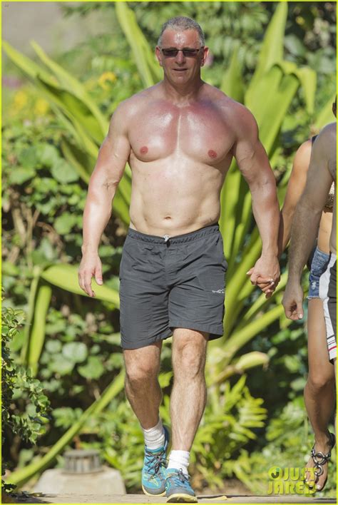 Full Sized Photo Of Celebrity Chef Robert Irvine Goes Shirtless In