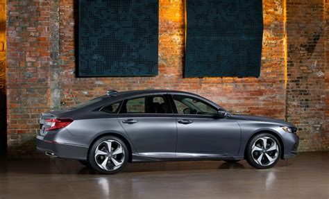 Everything you need to find your perfect car. 2018 Honda Accord Release date Price Interior Exterior Engine