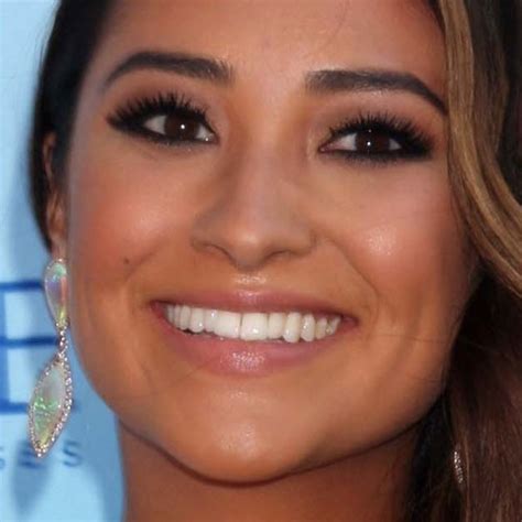 Shay Mitchell Makeup Brown Eyeshadow And Pink Lip Gloss Steal Her Style