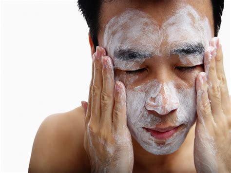 7 Facial Care Tips For Men Kicker
