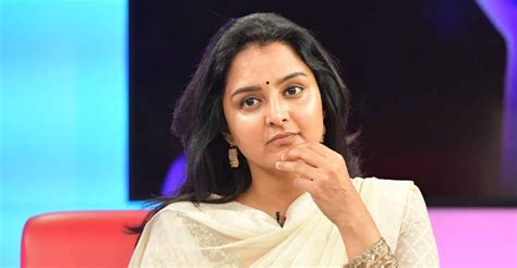 I Would Move Away From The Crowd Just To Hear Him Speak Manju Warrier Remembers Innocent
