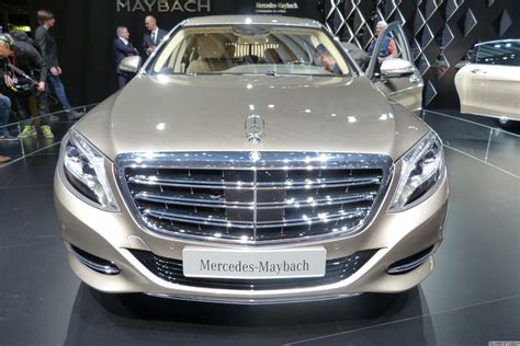 The mbux hyperscreen is an example of digital/analogue design fusion: Genfer Autosalon 2015: Mercedes-Maybach S-Klasse Pullman