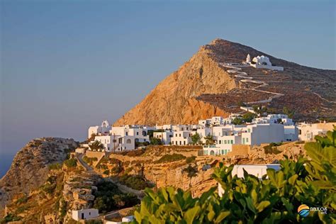 The natural beauties and the warm the island of folegandros belongs to the southwest cyclades. Folegandros island in Cyclades, Greece
