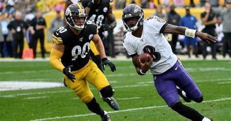 Ravens Qb Lamar Jackson Checks In On Photographer He Knocked Over