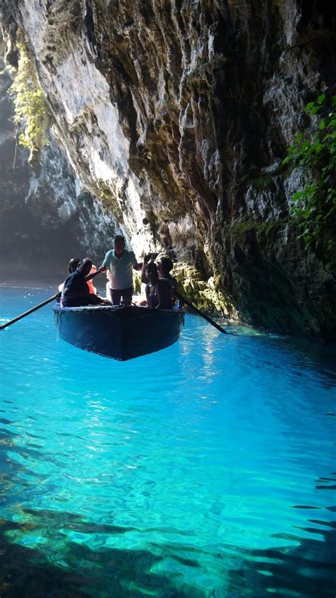 The Magnificent Lake In Melissani Cave Greece Pretty Places Wonderful