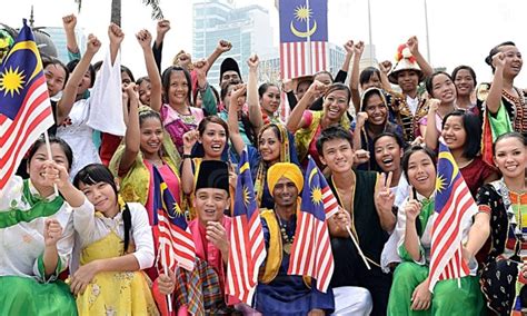 Mempunyai agama, kebudayaan, adat dan kepercayaan tersendiri. Agama, Bangsa, Politik : Apa Punca Rakyat Malaysia Gagal ...