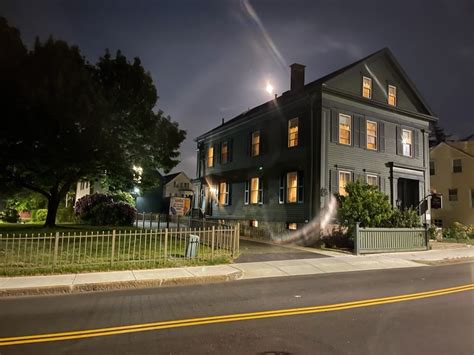 You Can Spend The Night At The Lizzie Borden House In Massachusetts