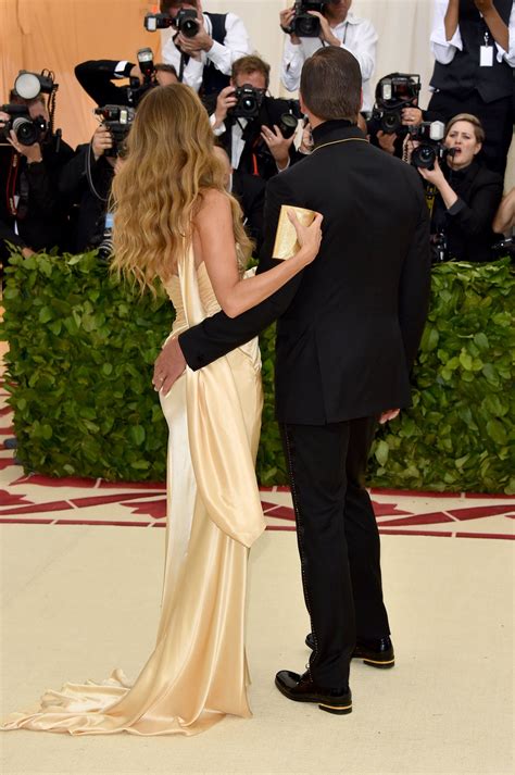 Hot Damn Gisele Bündchen And Tom Brady Continue Their Reign As The Met Gala S Sexiest Couple