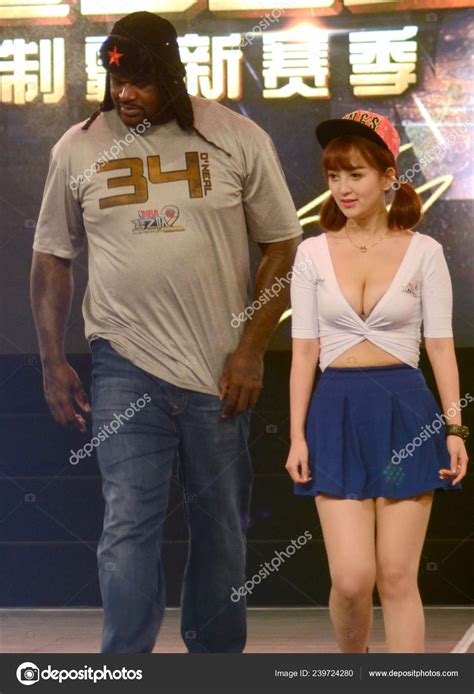 Retired American Basketball Superstar Shaquille Oneal Left Poses Sexy Chinese Stock Editorial