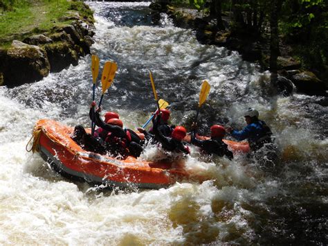 5 Reasons To Try White Water Rafting