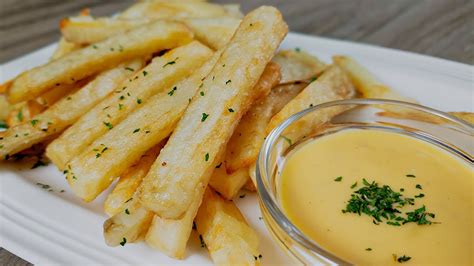 Crispy French Fries And Cheese Sauce Youtube