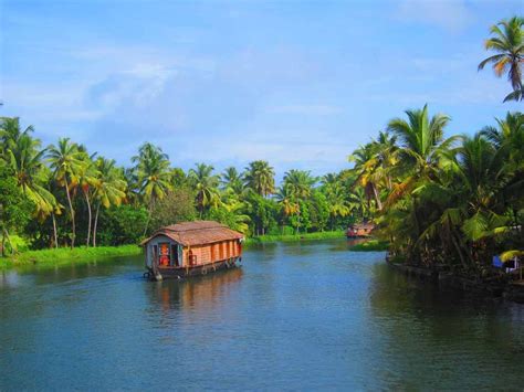 Top 6 Kerala Places To Visit With Your Soulmate Kerala Travel Amazing Places In India Cool