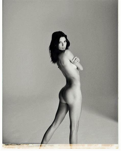 Полностью голая Кендалл Дженнер Kendall Jenner 56 фото