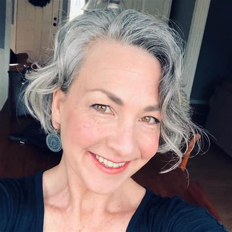 21 Chic Grey Hairstyles Ideal For Over 60 Women Hairstylecamp