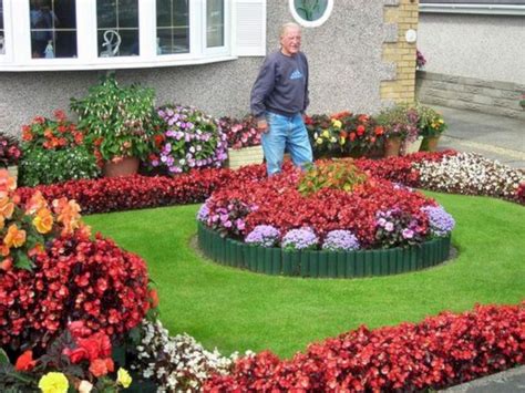 Awesome 33 Gorgeous And Creative Flower Bed Ideas For Your