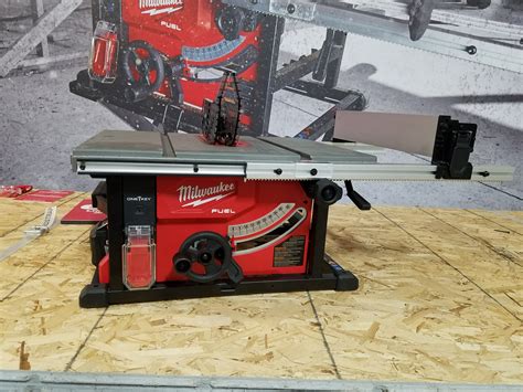 Review Milwaukees M18 8 14” Cordless Table Saw With One Key