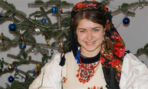 Traditional Romanian Clothing Dress Traditions Romanians Clothes Port