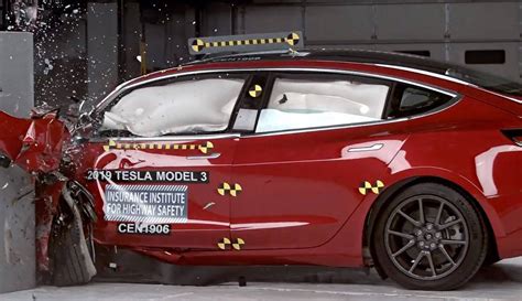Tesla No Solo Arrasa En Los Circuitos También Supera Los Test De