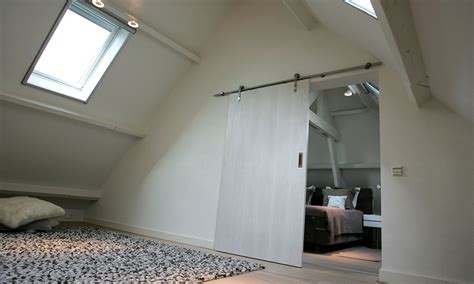 Maak er een slaapkamer van of gebruik de zolder als hobbyruimte. Zolder Ombouwen Tot Slaapkamer OLI23 - AGBC