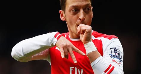 Mesut Ozils Arsenal M Goal Celebration Explained Metro News