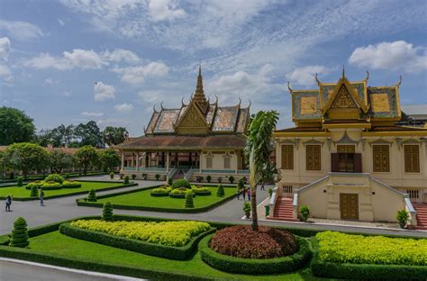 Royal Palace Complex In Phnom Penh Cambodia Landscape Design Palace