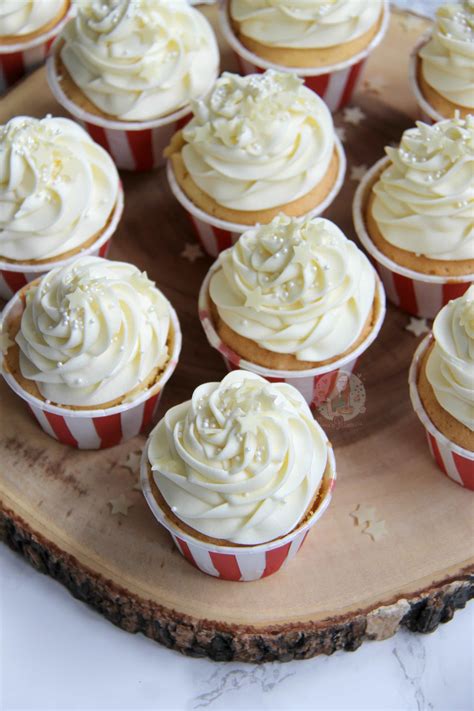 .false,featured_image:null,available:true,name:death by chocolate cupcake 140000,weight:227,compare_at_price:null,inventory_management:null,barcode. White Chocolate Cupcakes! - Jane's Patisserie