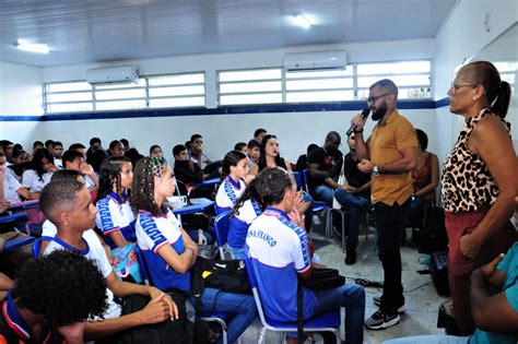 Semas Promove Palestra Para Alunos Do Gina Franco Sobre A