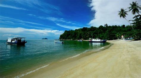 5 Pantai Penuh Pesona Pulau Penang Malaysia Bikin Siap Liburan
