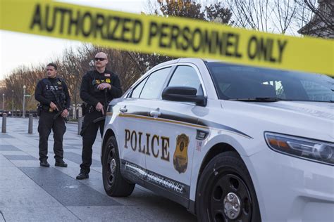 Secret Service Agents Gun Badge Stolen Outside Headquarters Washington Examiner