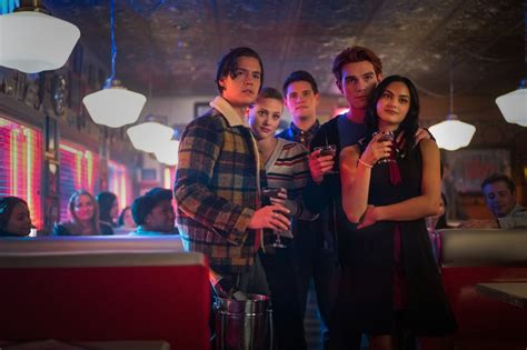 Here's what we know about its release date and after season 4 was foreshortened by the coronavirus pandemic, riverdale season 5 is set to wrap up the story of prom. Everything We Know About Riverdale Season 5 | POPSUGAR ...