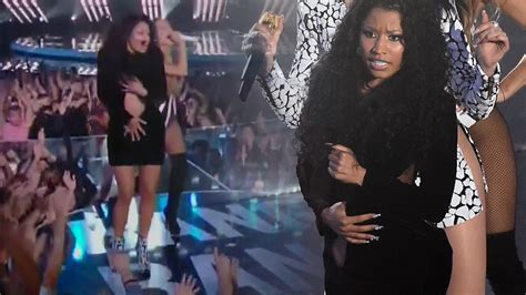Nicki Minaj Wardrobe Malfunction At Mtv Vmas Video Video