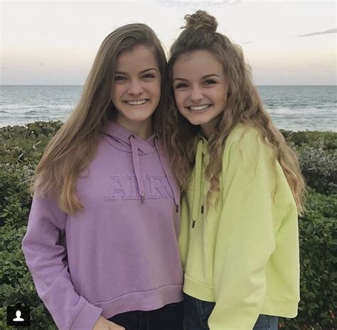 Jacy And Kacy Cute Outfits Celebrity Pictures Famous Youtubers
