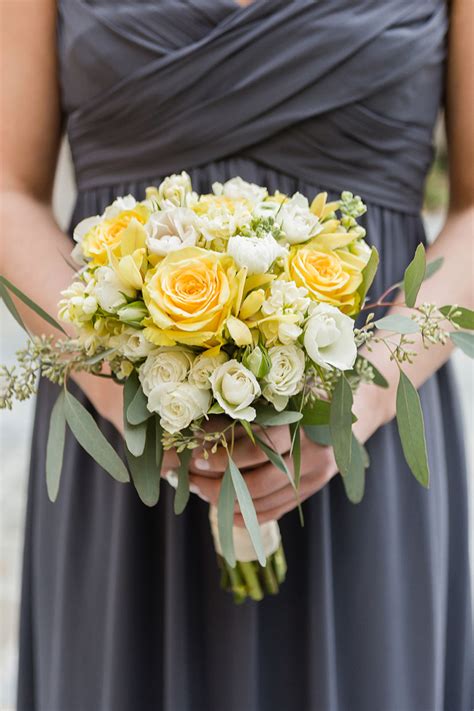 Burlap is a great choice for rustic brides and fall weddings, in particular. May Flowers - Beautiful Spring Wedding Bouquets