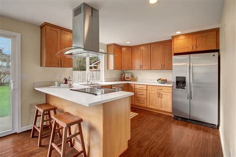 Maple kitchen cabinets are types of kitchen cabinets made of maple wood species which have great quality and durability. Pecan Shaker (Maple) - Pius Kitchen & Bath