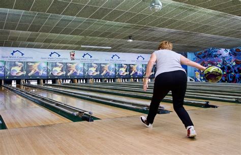 How To Improve Your Bowling Throw Speaky Magazine